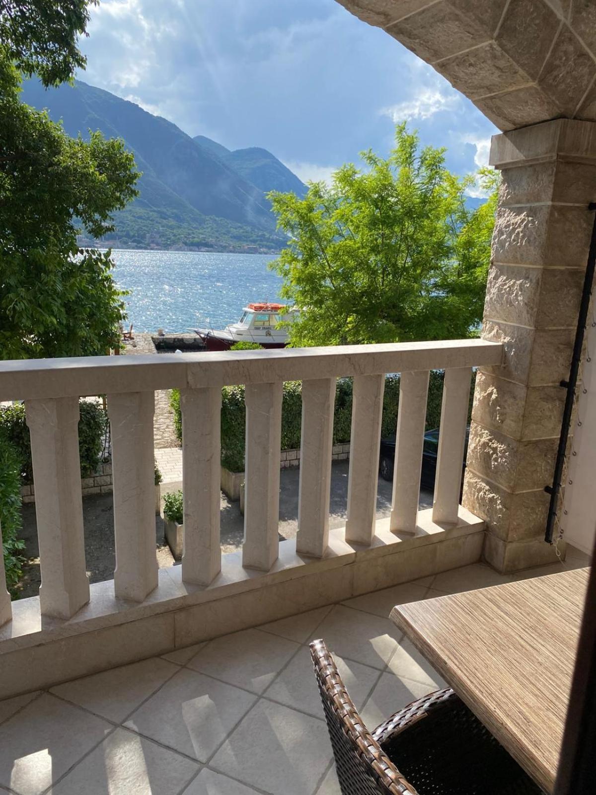 Apartments Bella Di Mare Котор Екстериор снимка